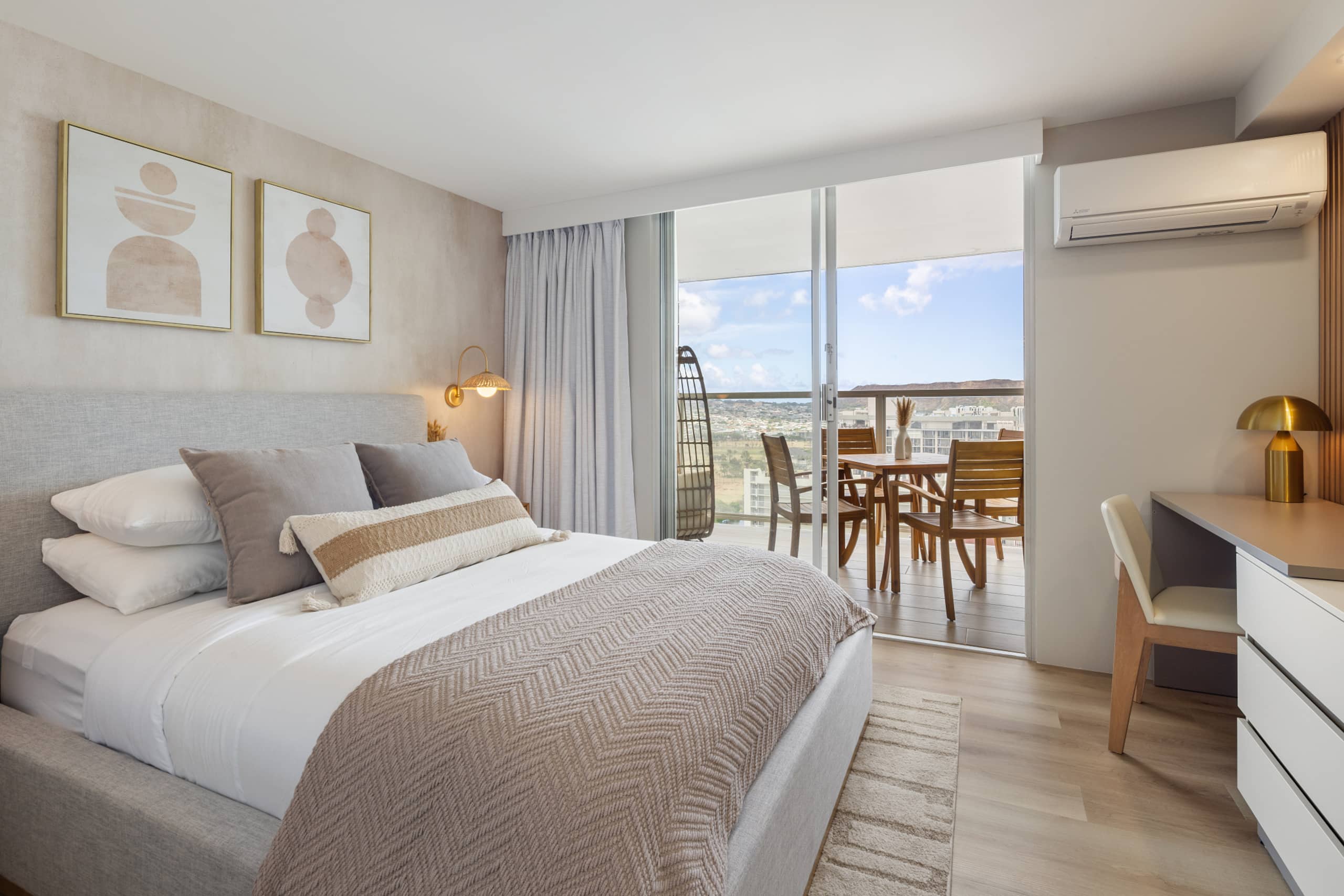 Waikiki Ocean Luxe Retreat | High-Floor Views - Image 32