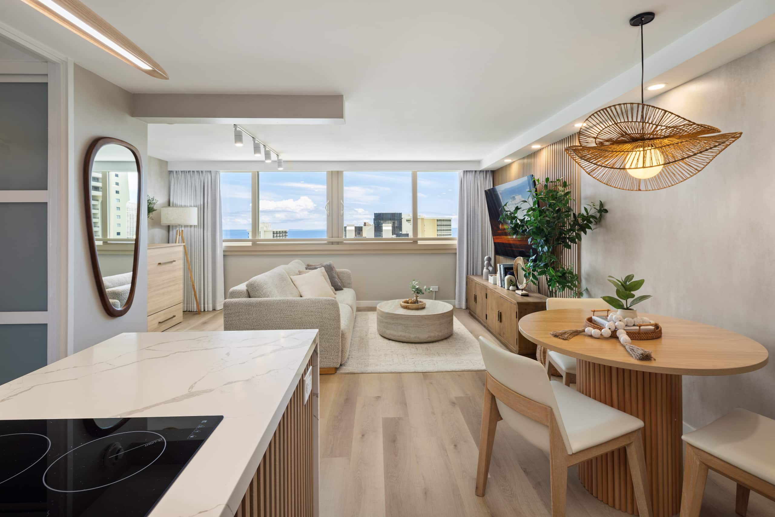 Waikiki Ocean Luxe Retreat | High-Floor Views - Image 1
