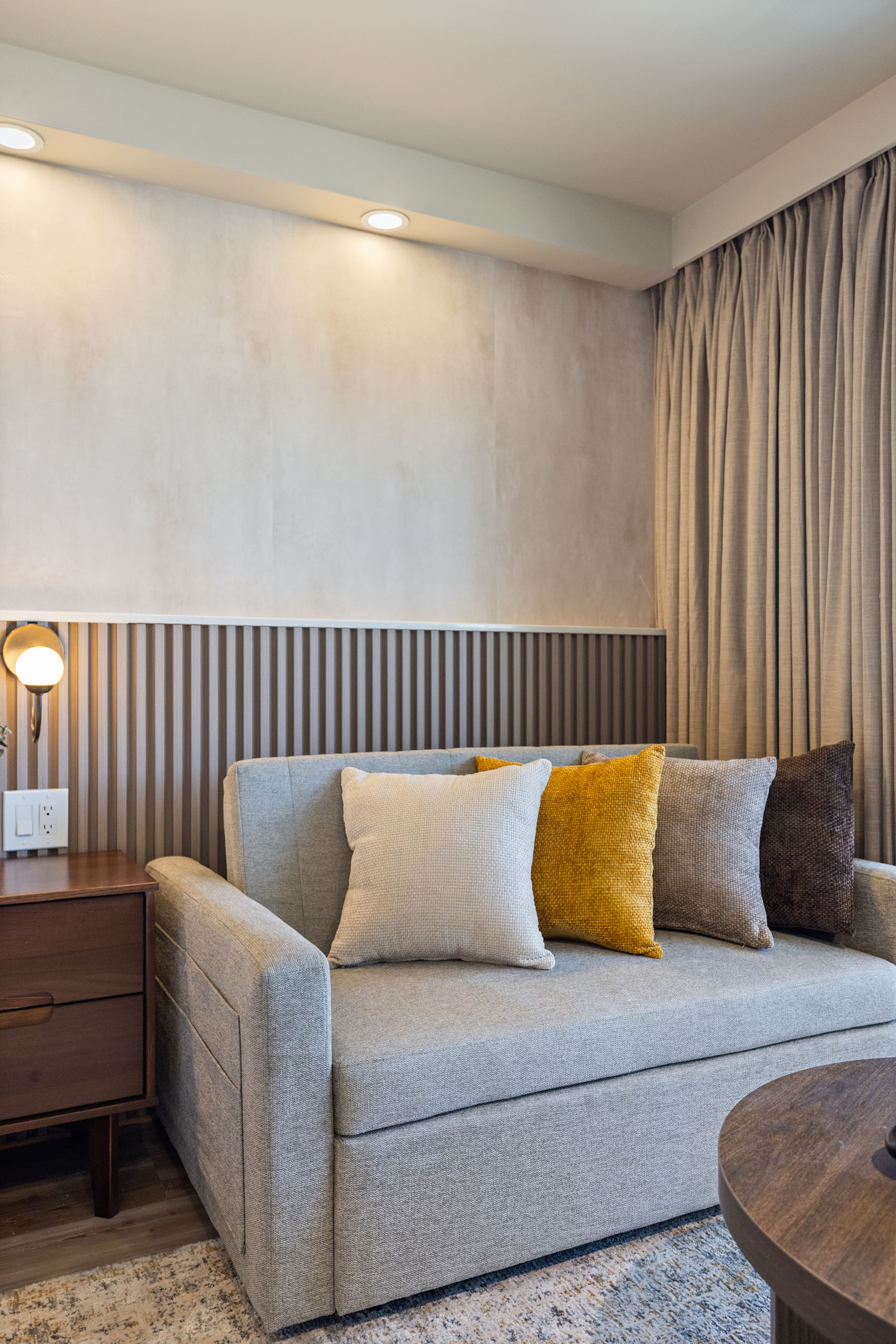 Waikiki Chic • Modern Cozy Studio - Image 43