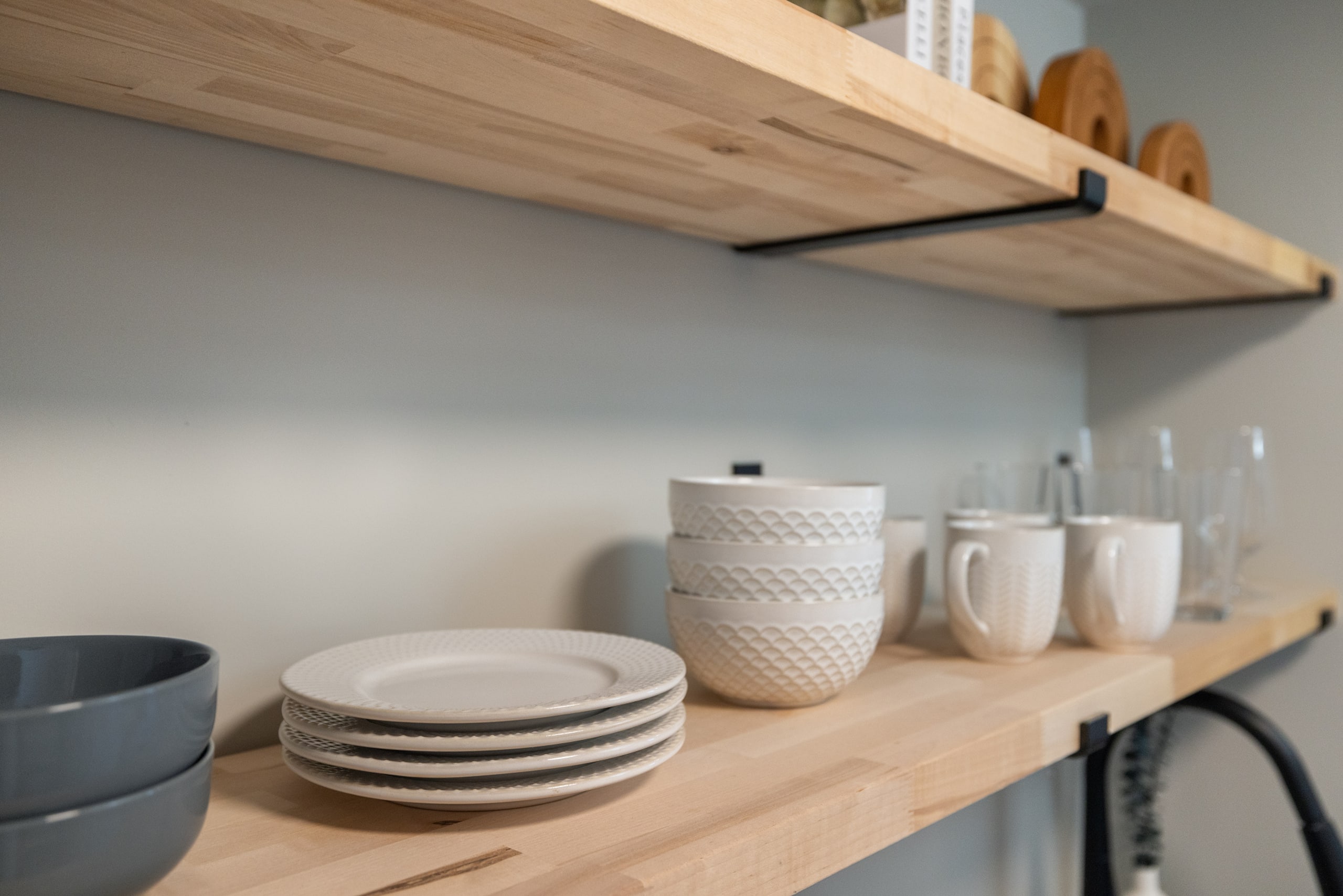 Waikiki Chic • Modern Cozy Studio - Image 7