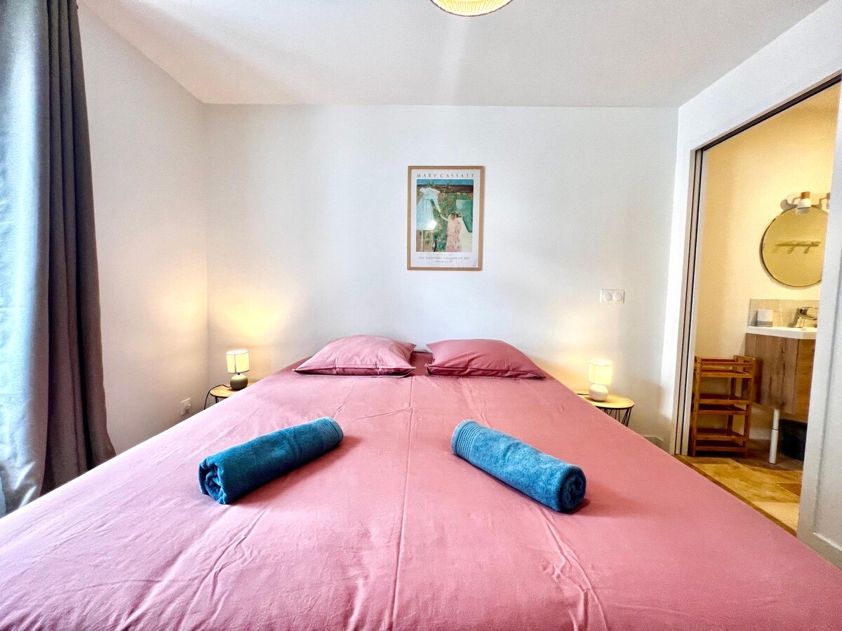 غرفة نوم بسرير مزدوج (الطابق الأرضي)