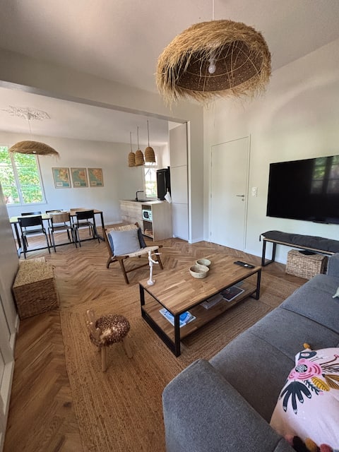 Popular Airbnb listing: Renovated villa 350 m from the beach in Saint Brevin Les Pins
