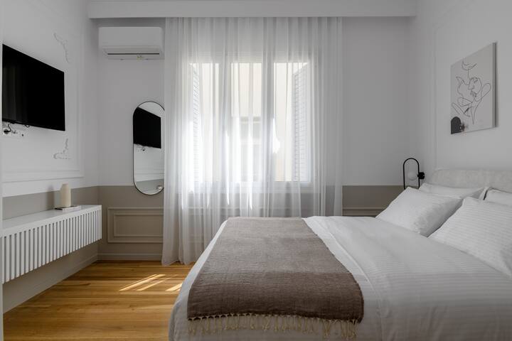 Plaka Elegance Retreat gallery image 5