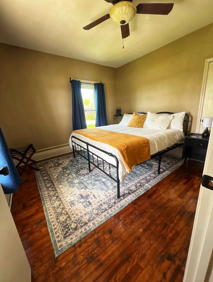 En la planta baja: dormitorio tamaño king
