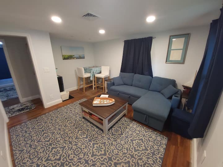 Island Hideaway - 2 Beds/ 1 Bath - Little Compton, RI