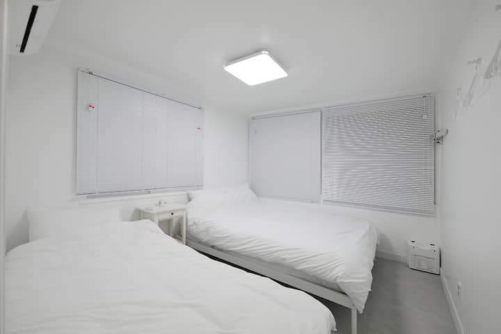 Dormitorio 2 - Queen 1 + Individual 1