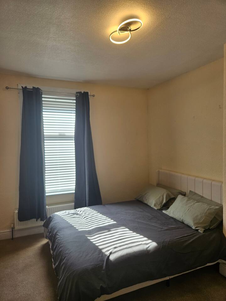 غرفة النوم 2