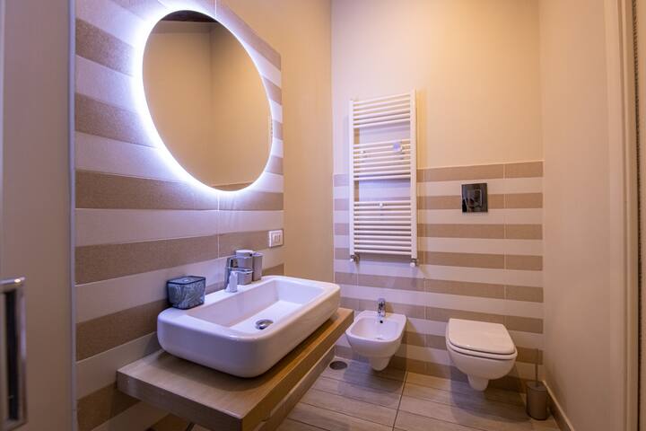 Les MaisONs Apartment B gallery image 5