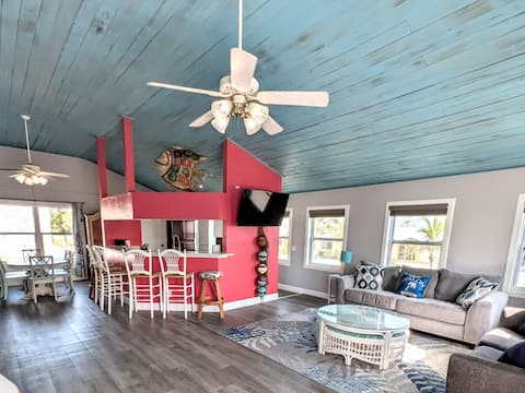 Top performing Airbnb: Beach Cottage w/ htd pool + The Beach is in sight! in Fort Myers Beach