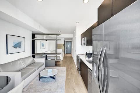 Successful Airbnb property: Lux Miami Studio City & Bay Views at Downtown in Bayfront