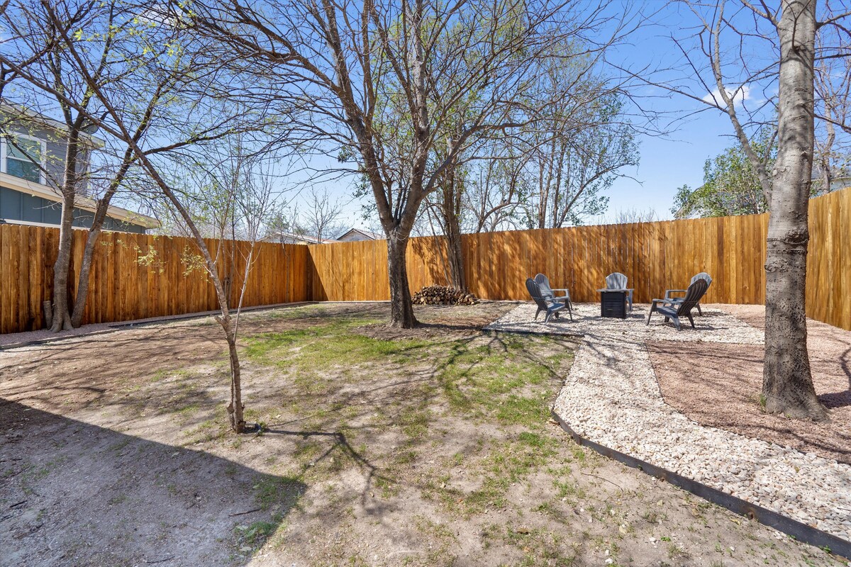 Cozy Modern Minutes to ATX Attractions
