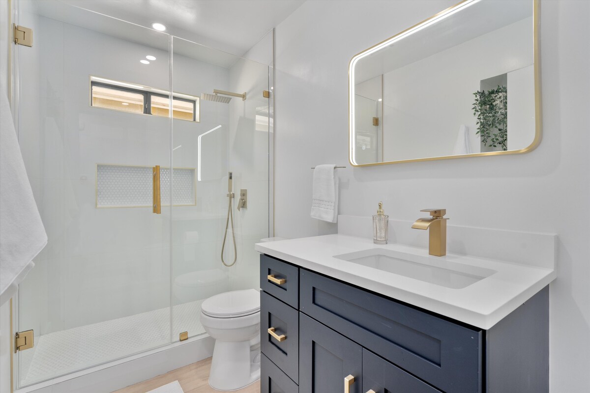Cozy Modern Minutes to ATX Attractions