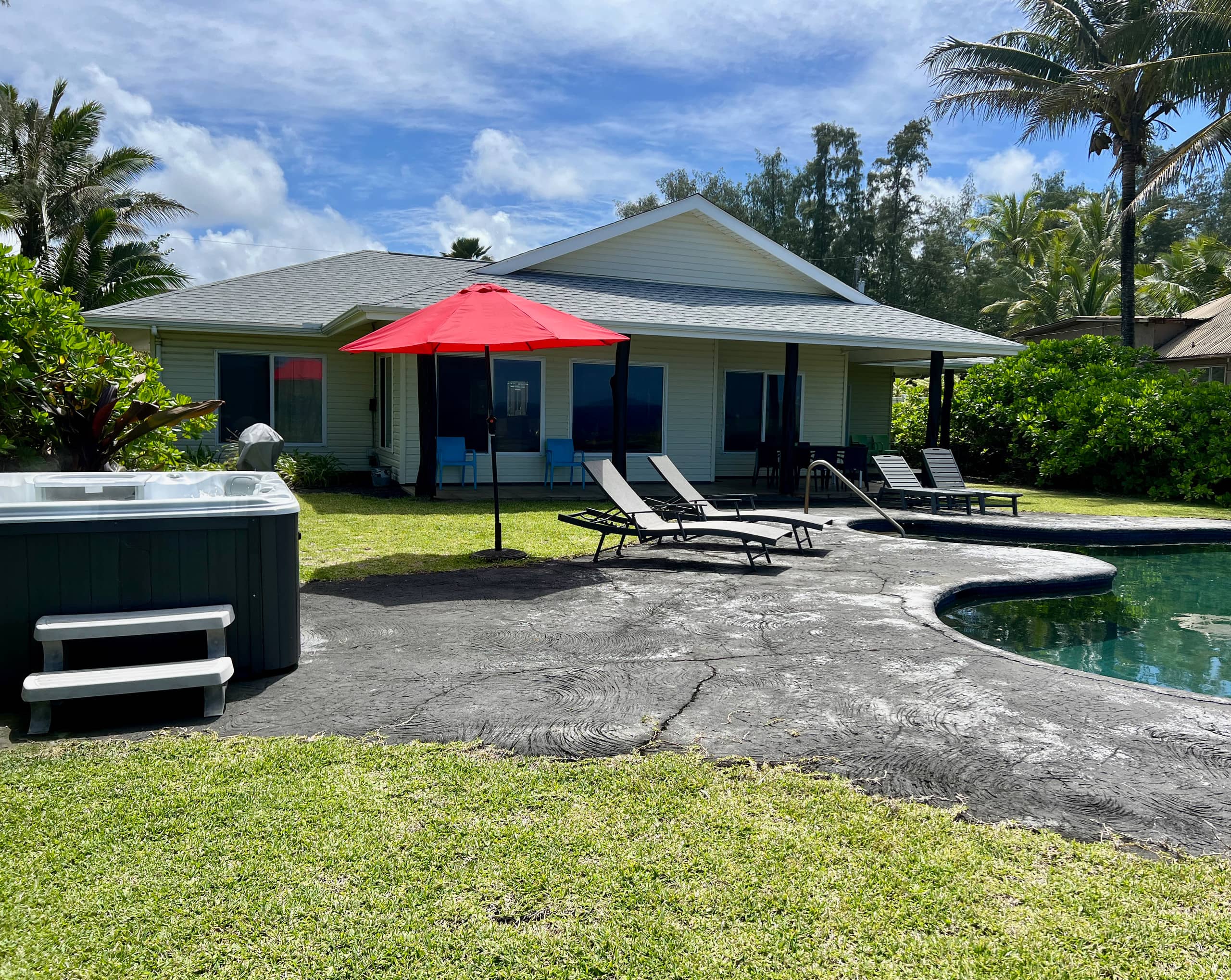 Home in Keaau · ★4.94 · 3 bedrooms · 3 beds · 2 baths - Image 19