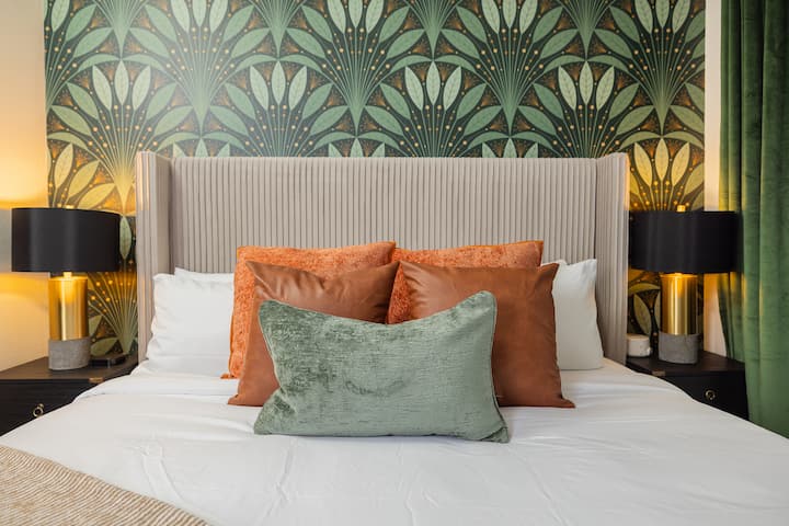 Camera da letto n. 2 con lo stesso  soffice materasso King Zinus e biancheria in più.  I nostri ospiti sono entusiasti di questi materassi!