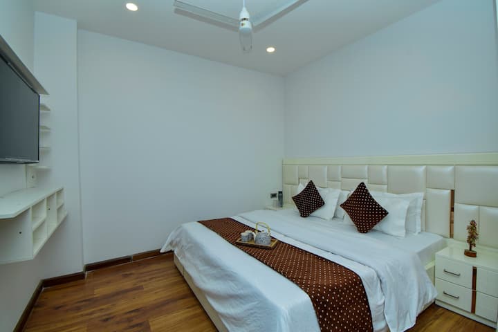 Un montón de cojines, almohadas para hacerte sentir cómodo.