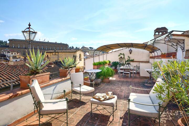 [Oltrarno Elegance] Hidden Gem with Florence Views gallery image 4