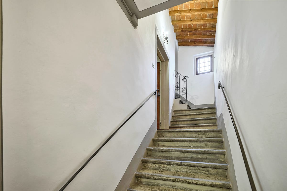 Oltrarno Elegance — 37