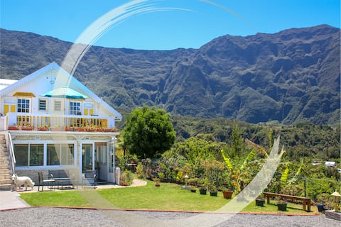 In the Heart of Paradise - Homestay Room
