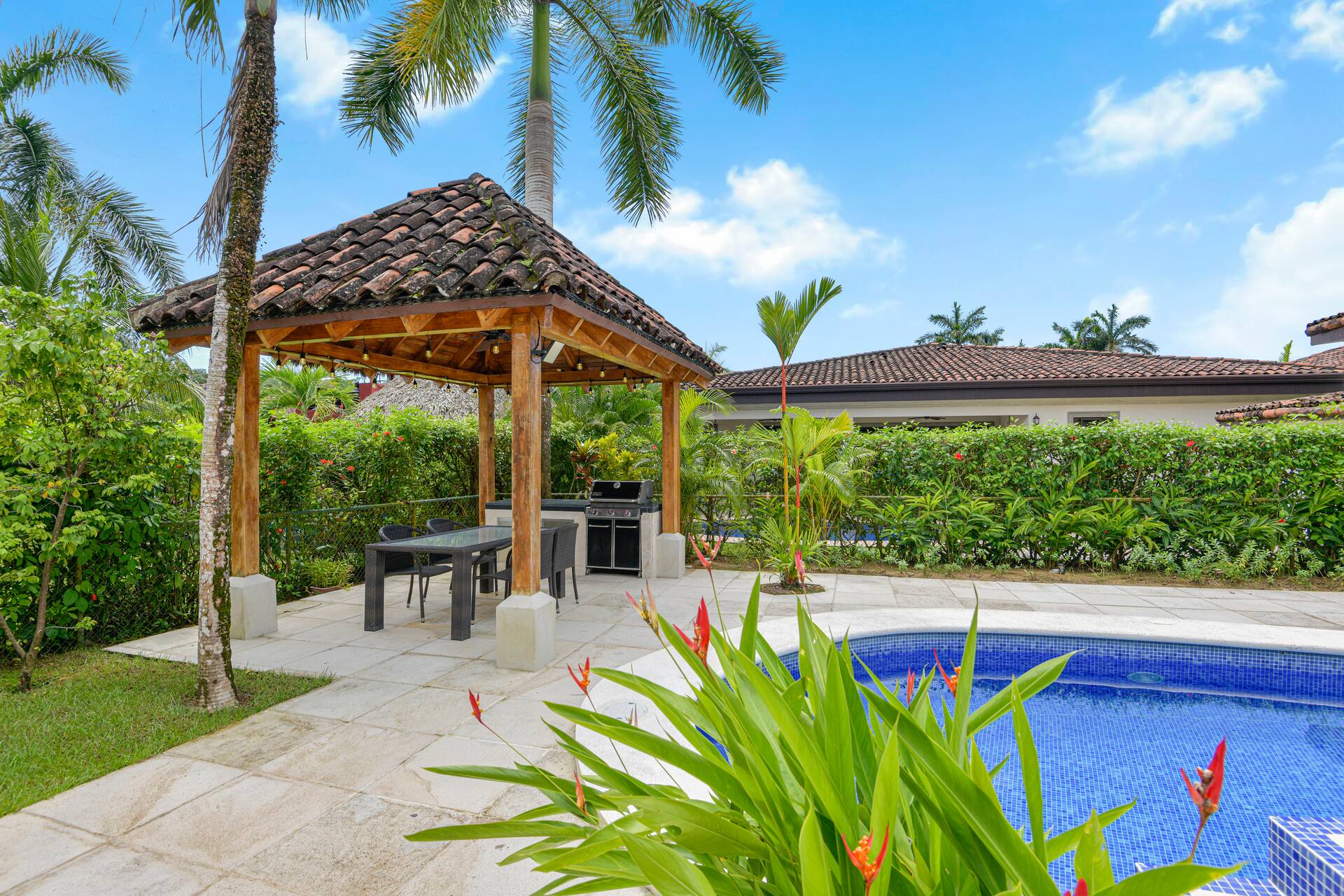Brisa y Mar | Tropical Villa with Private Pool in Playa Bejuco – 3BR, Walk to Beach