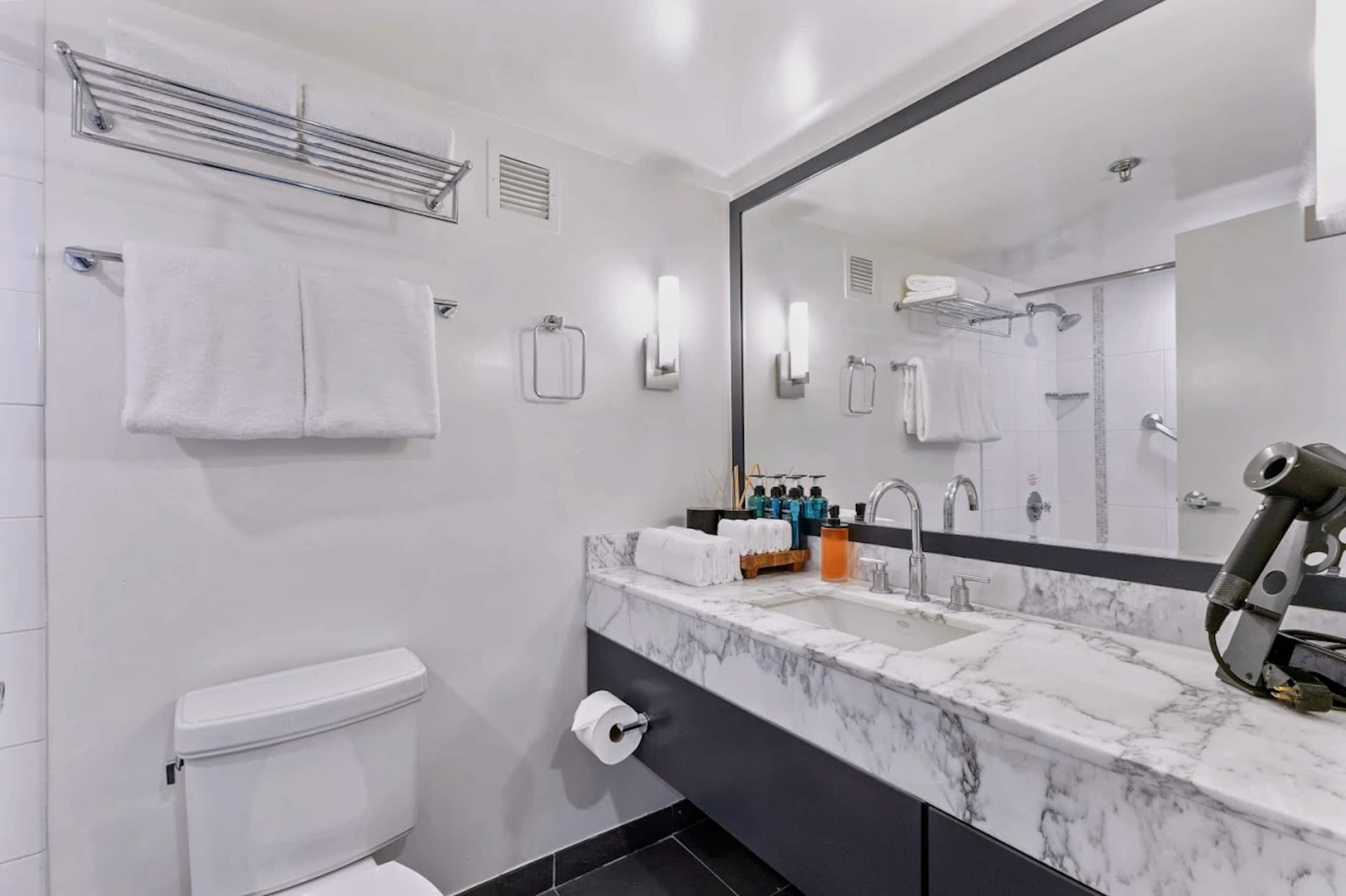 26FL-Ala Moana Premium Double w/City & Ocean Views - Image 15