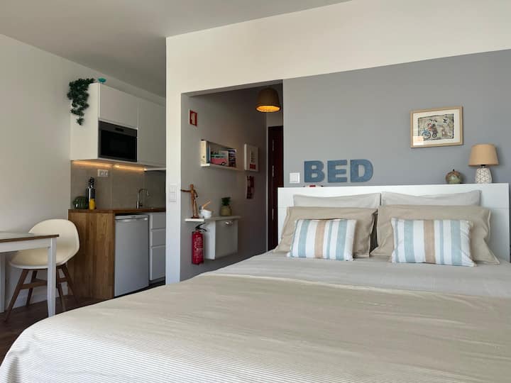 Unteres Albufeira. Wi-fi Meerblick. Strand 5 Minuten Zu Fuß. Balkon. Ruhiger Bereich. - Albufeira