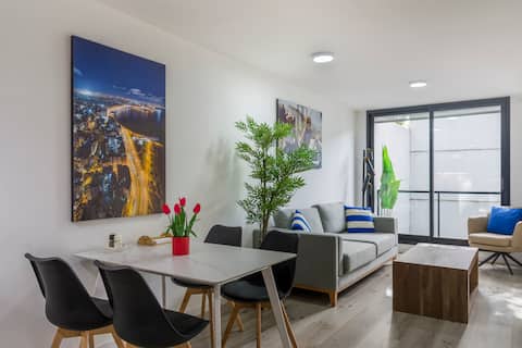 Top Airbnb: Pocitos Apartamento Brio w/2 King Beds, 3 TVs, W/D in Pocitos