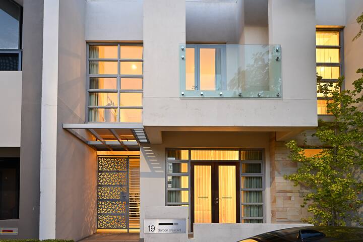 CozyStays Subiaco 3 Bedroom Townhouse gallery image 3