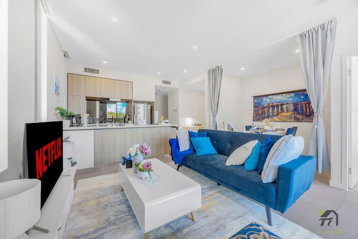 Cozy 2 Bedrooms at Centre of Burwood