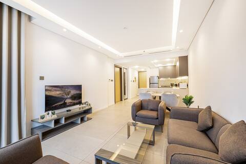 Popular Airbnb listing: Daniels 1 BR | Jumeirah Garden City | Stylish in Al Satwa