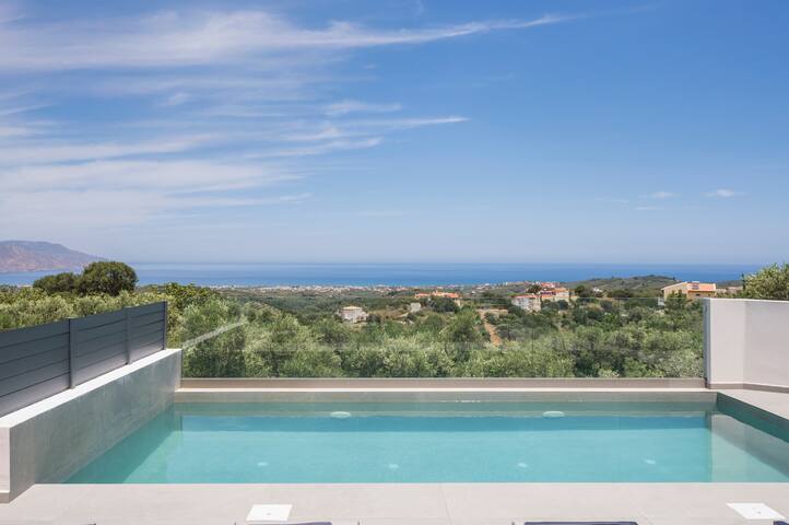 Exquisite Lux Villa, Pool & Seaview, Chania gallery image 4