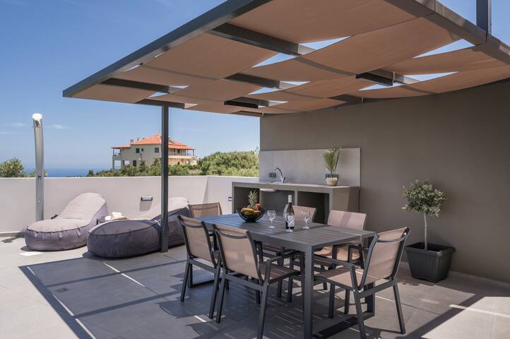 Exquisite Lux Villa, Pool & Seaview, Chania gallery image 5