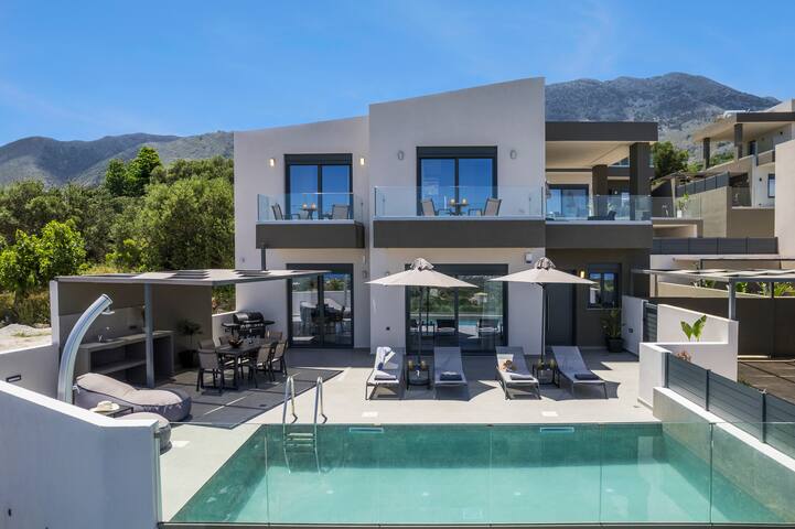 Exquisite Lux Villa, Pool & Seaview, Chania gallery image 2