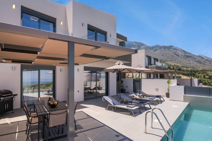Exquisite Lux Villa, Pool & Seaview, Chania gallery image 3