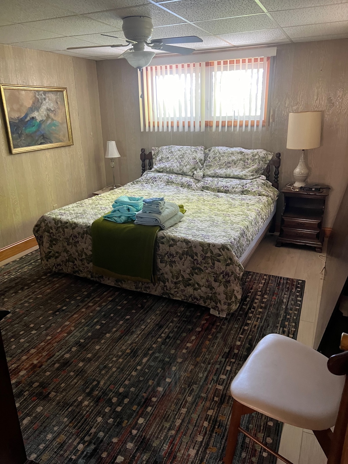 Dhomë gjumi në katin e mësipërm