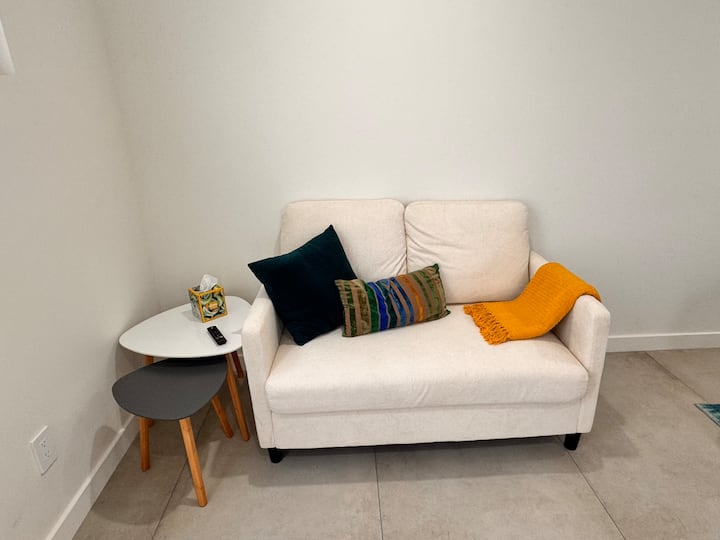 Adorable New Guesthouse - Santa Monica, CA