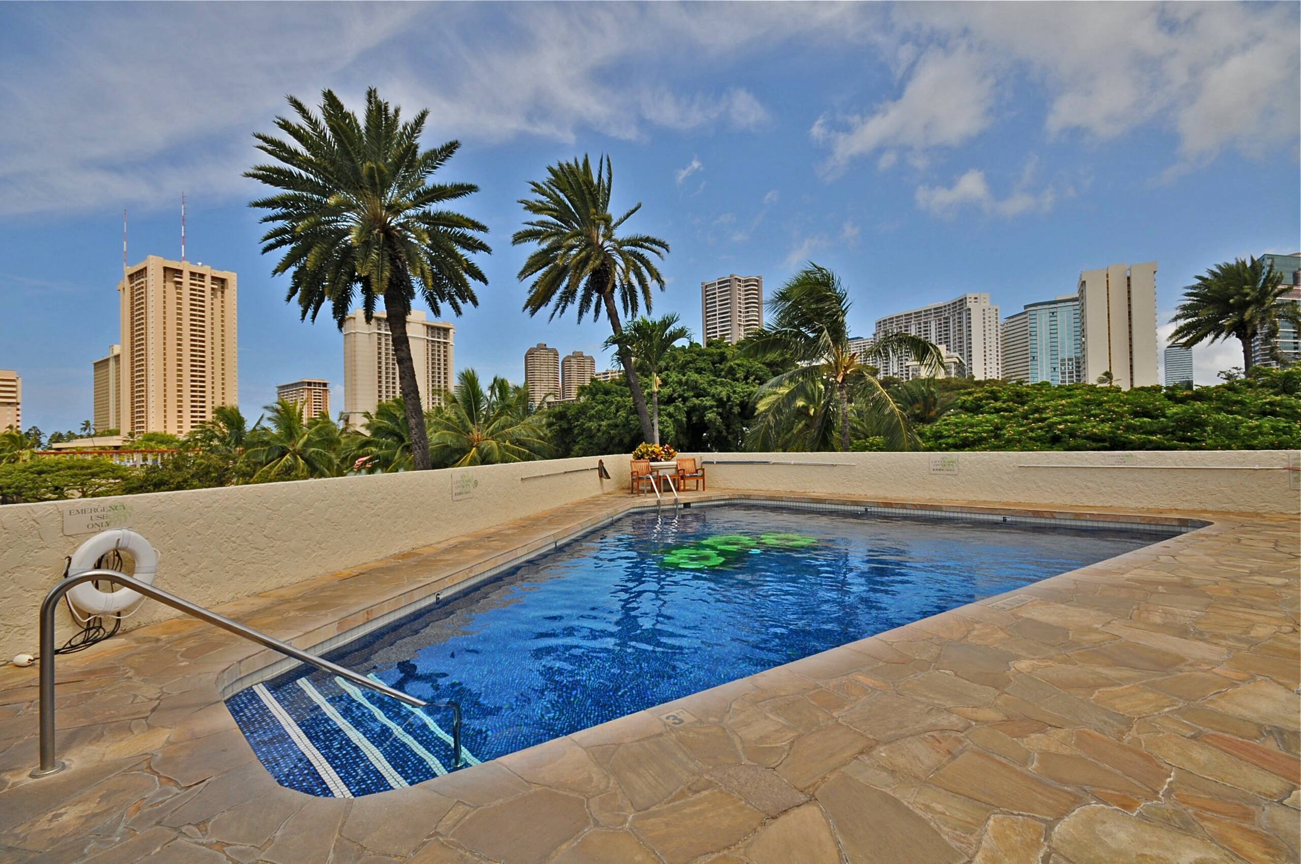 Waikiki Unique Boutique Hotel - Photo 11