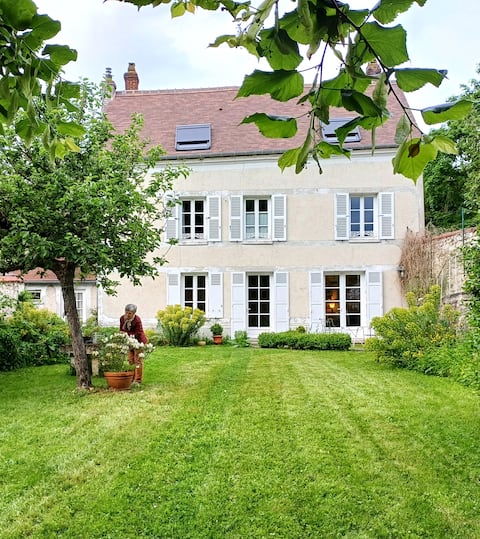 Character house in Giverny in a beautiful garden