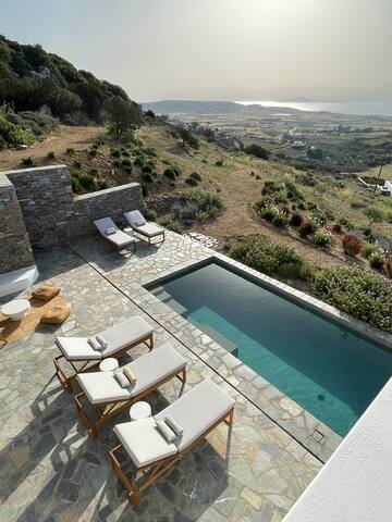 Villa Lefkos Lofos in Paros gallery image 4