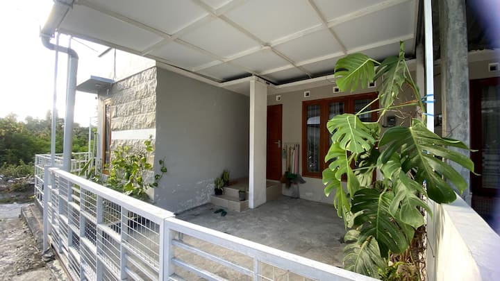 Kasongan (Not So) Mansion - Bantul
