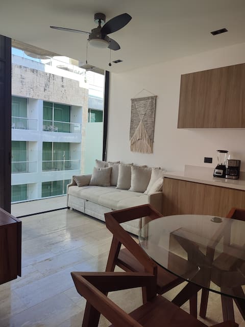 Top Airbnb: Best location w/pool and hottub in Centro
