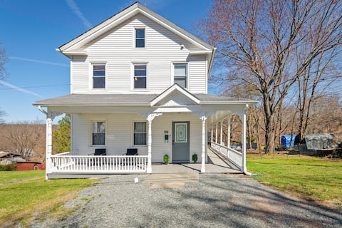 The Grove Street Getaway ~ Spacious 3BR Colonial