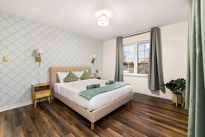 Une chambre parfaitement conçue offrant une retraite paisible pour des nuits reposantes