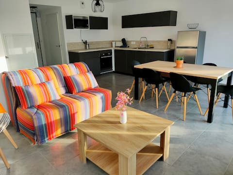 Top Airbnb: Apartment 50 m from the sea, ideal for families in Langrune Sur Mer
