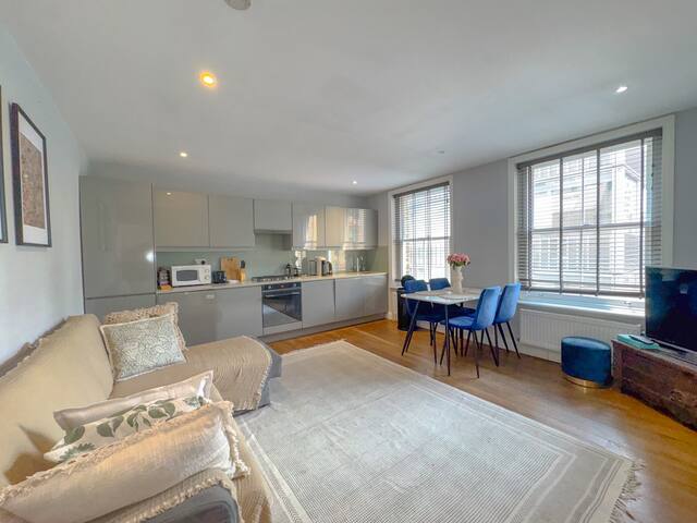 Central 2 Bed 2 Bath Duplex