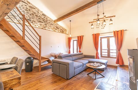 Popular Airbnb listing: Mountain Apartment with private HOT TUB in Villarodin Bourget