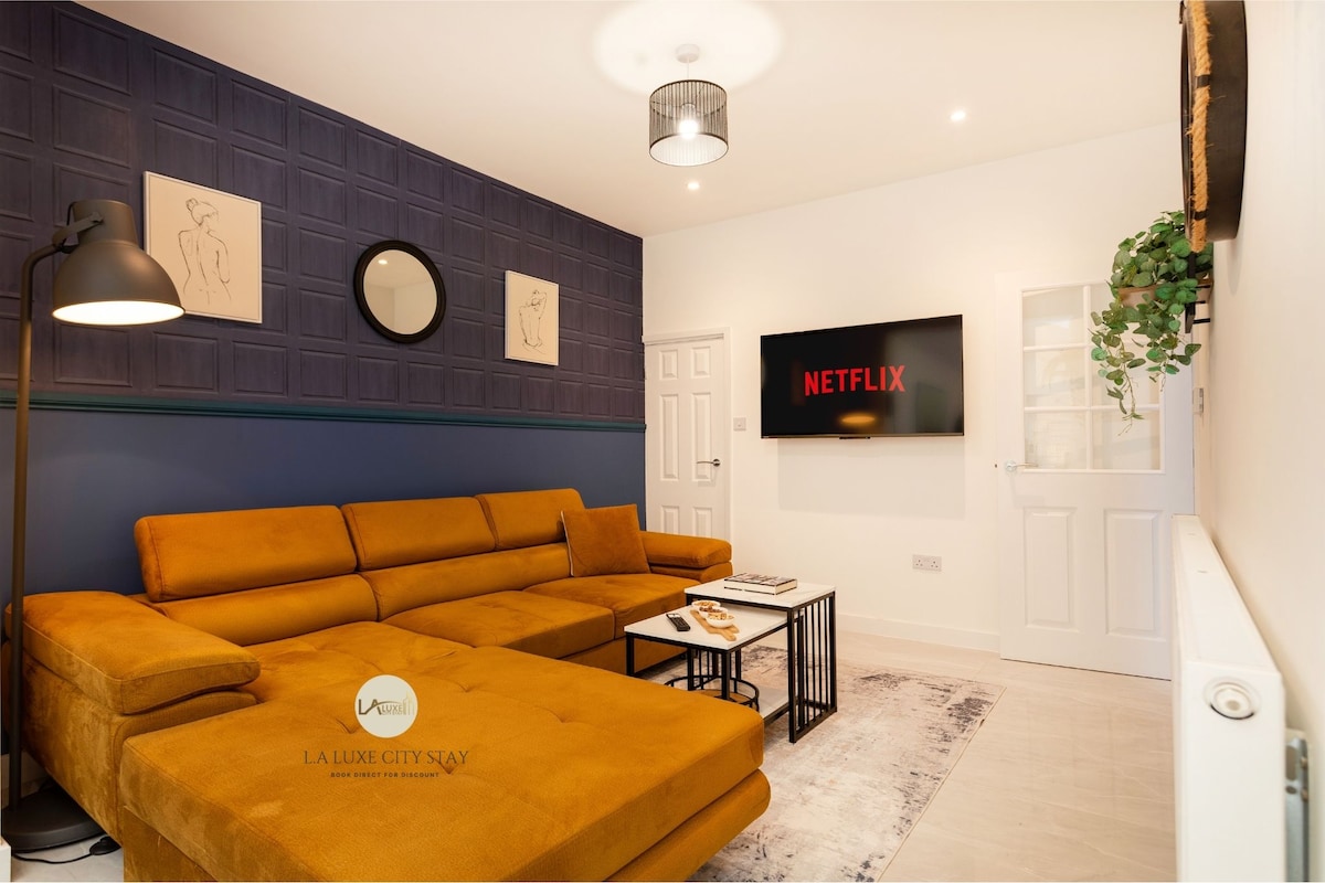 Popular Airbnb listing: Contractors Corner FREE Parking Smart TV Wi-Fi in City Of Leicester