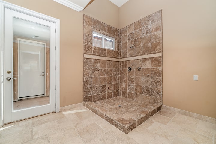 Laundry area image 2