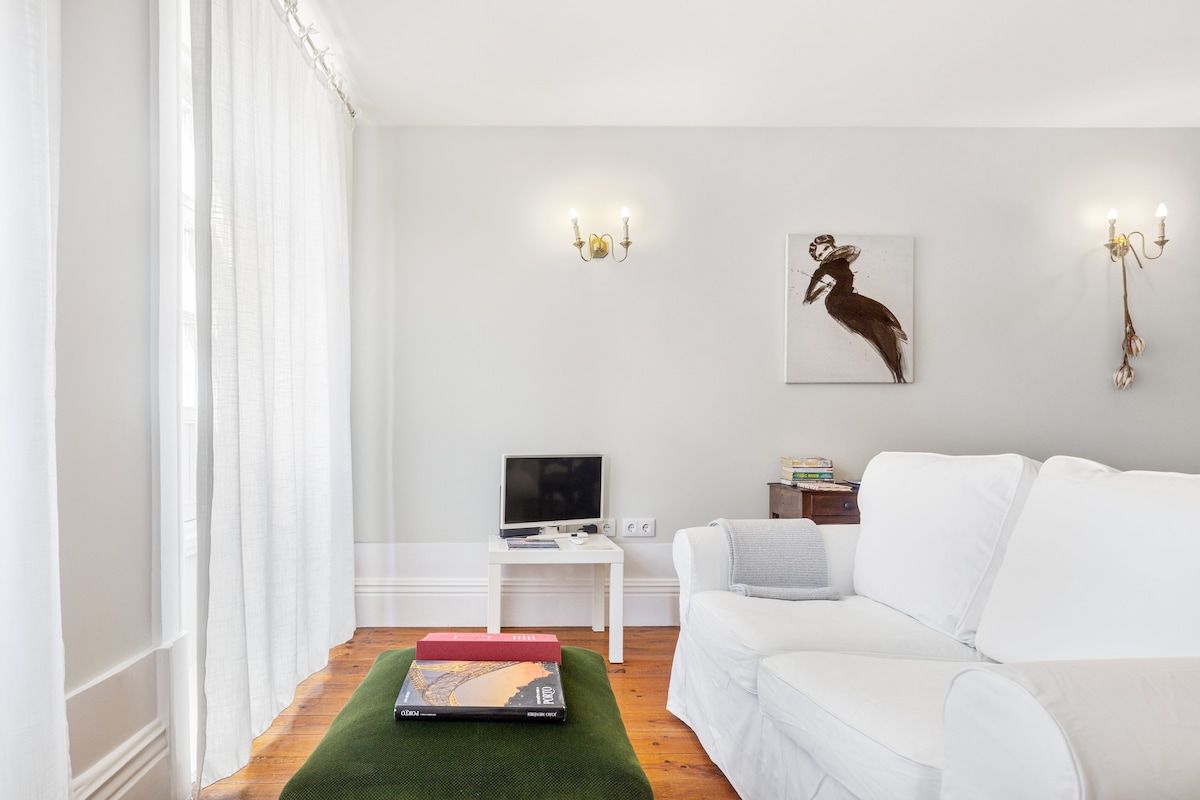 Top Airbnb: Mouzinho 134 - Historical Center - Grey em União Das Freguesias De Cedofeita, Santo Ildefonso, Sé, Miragaia, São Nicolau E Vitória