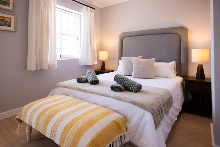 Quiet & Spacious Home in the Heart of Cape Town gallery image 5