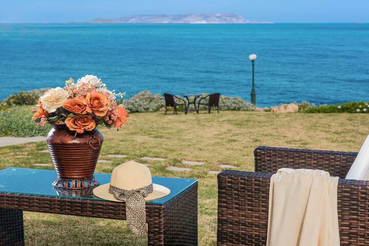 Aphrodite Villa, next to the beach ,no car needed. gallery image 3